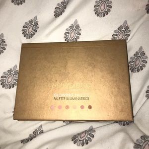 Highlight makeup palette